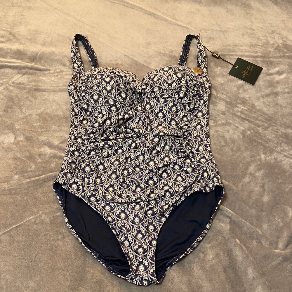Nip Tuck Swim Navy Floral One-Piece women’s Swimsuit Size 10 New With Tag